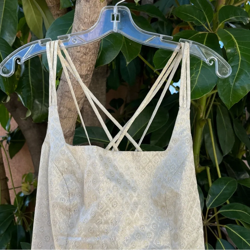 Vintage Beautiful top with intricate details - Picture 5 of 9